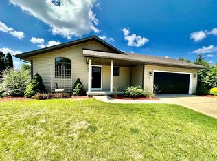 447 Evans Dr, Evansville, WI 53536