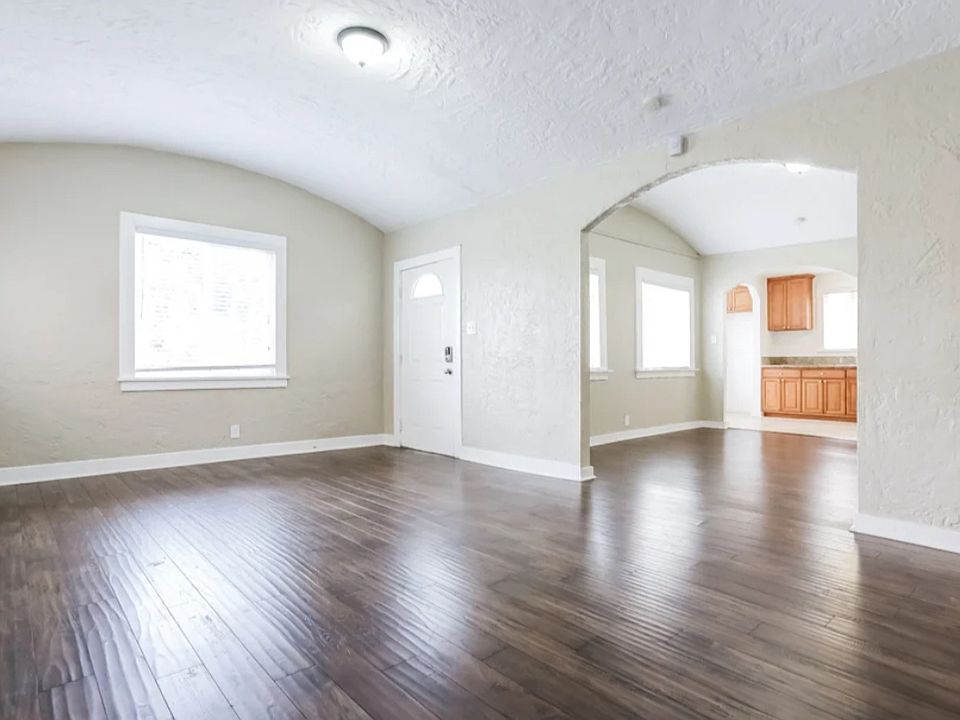 1st image of 2743 W 65th St #1642-LA01