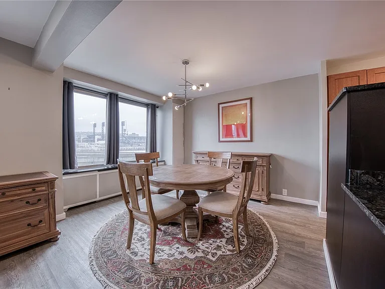 320 Fort Duquesne Blvd #4E — Photo 16