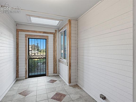 4th image of 450 Picasso Ct