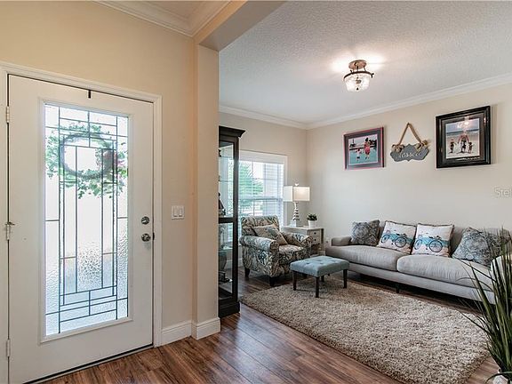 3rd image of 3204 Spicer Ave