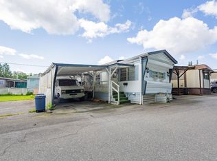 8266 King George Blvd #31, Surrey, BC V3W 5C2