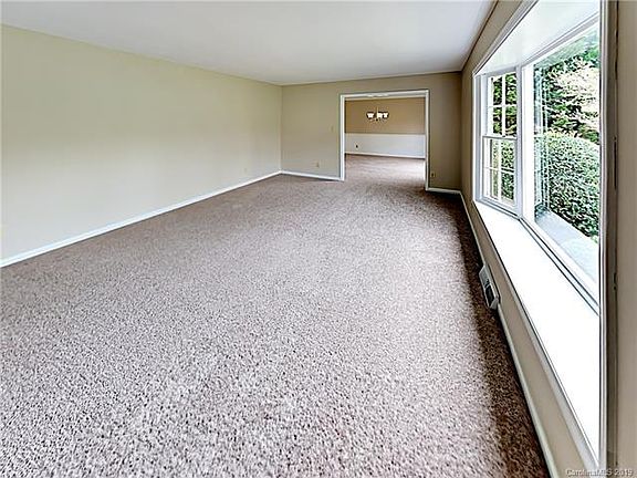 3rd image of 3608 Golfview Dr