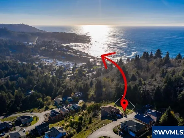 44 NE Spring Ave, Depoe Bay, OR 97341