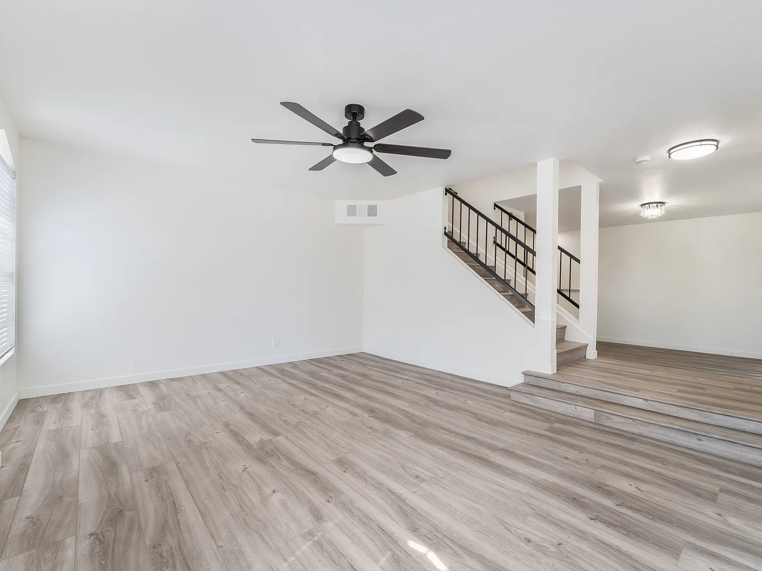 3 bed, 2.5 bath, 1541 sqft, $1,999 — Photo 4