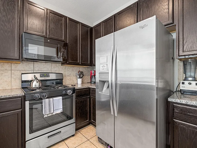 2215 Katy Ln #C — Photo 14