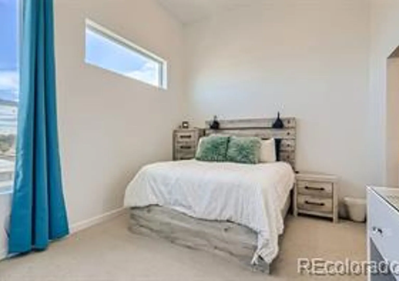 Recently Built Townhome in Hot Midtown! — Photo 4