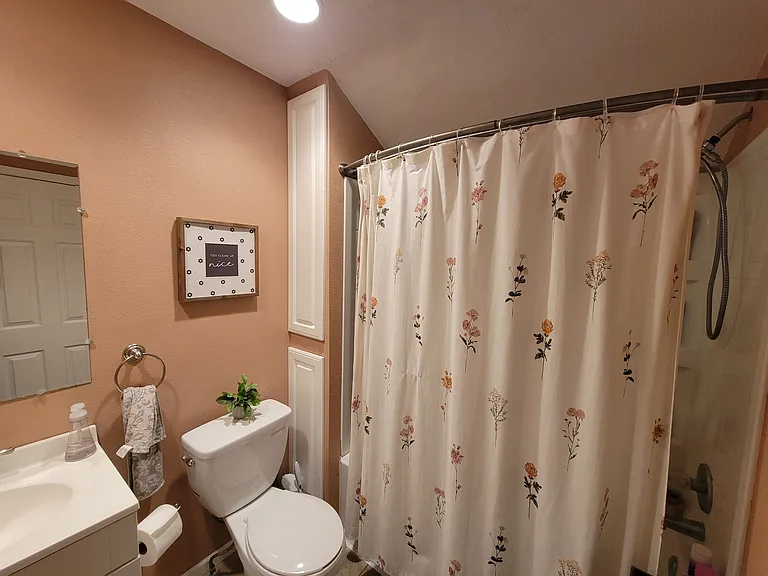 2300 Franklin St #1 — Photo 13