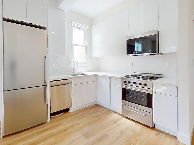 3101 Gough St #206 — Photo 5
