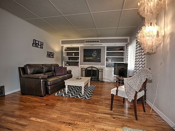 4th image of 1307 E Nina Ave