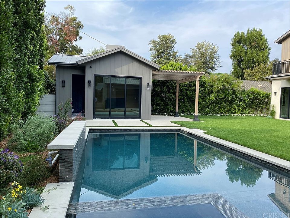 2nd image of 4035 Dixie Canyon Ave