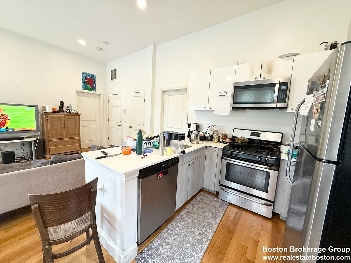 Building Photo - 409 Dudley St #2