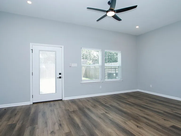 4337 Faulkner St — Photo 14