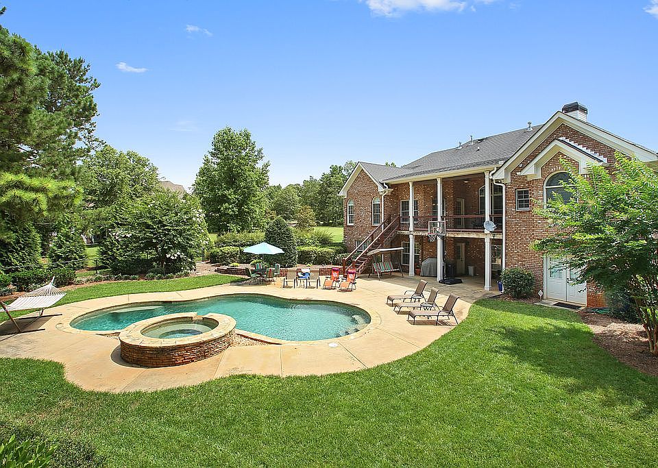 1st image of 2751 Bountiful Pl