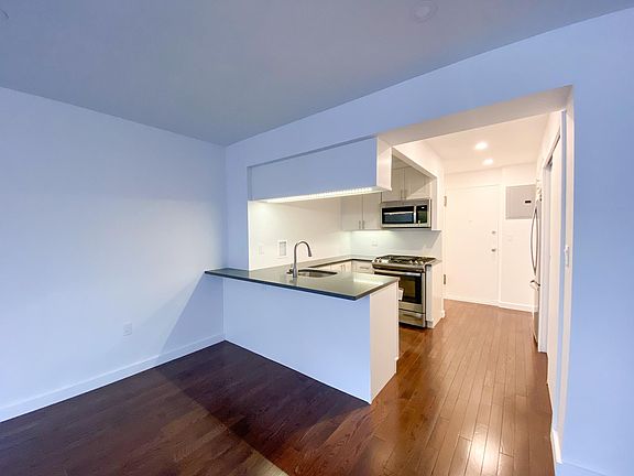 4th image of 150 E 27th St APT 5J