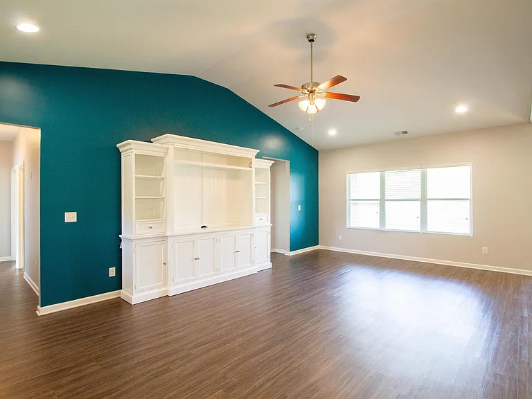 1068 Aronimink Dr — Photo 4