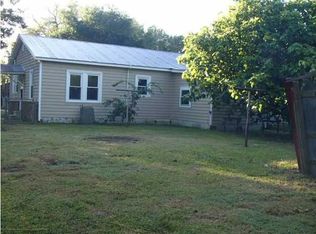 615 9th St, Mamou, LA 70554