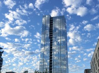 1075 NW Northrup #814, Portland, OR