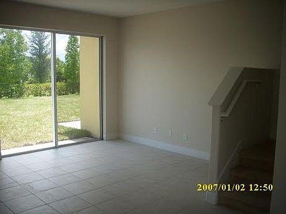 5th image of 1040 La Mirada Ct