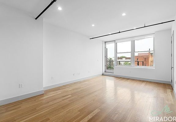 4th image of 347 Lorimer St #2A