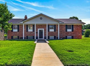 1048 SE Greystone Ave, Bartlesville, OK 74006