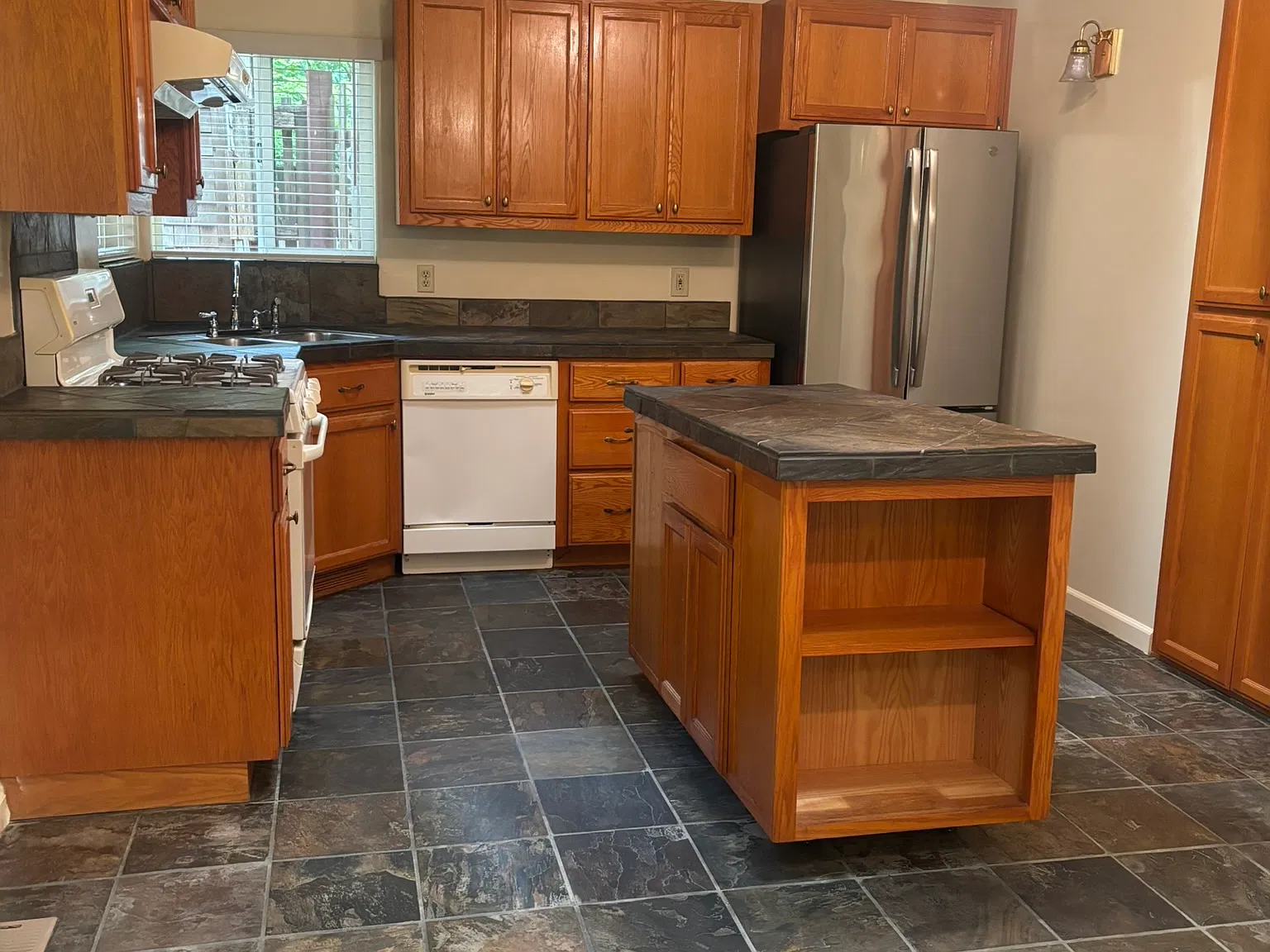 2 bed, 454 sqft, $3,250 — Photo 4
