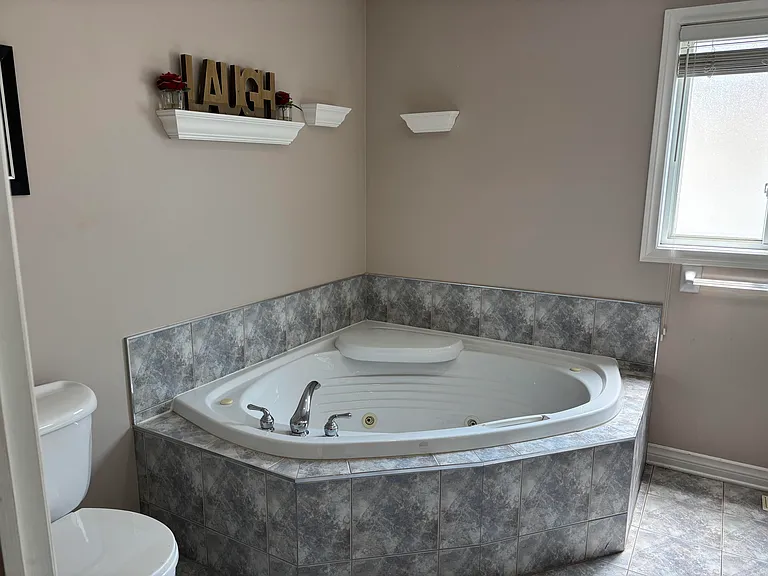 6913 Kelly Dr — Photo 12