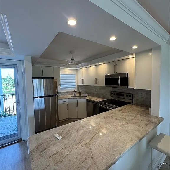 37 High Point Cir E #305 — Photo 4