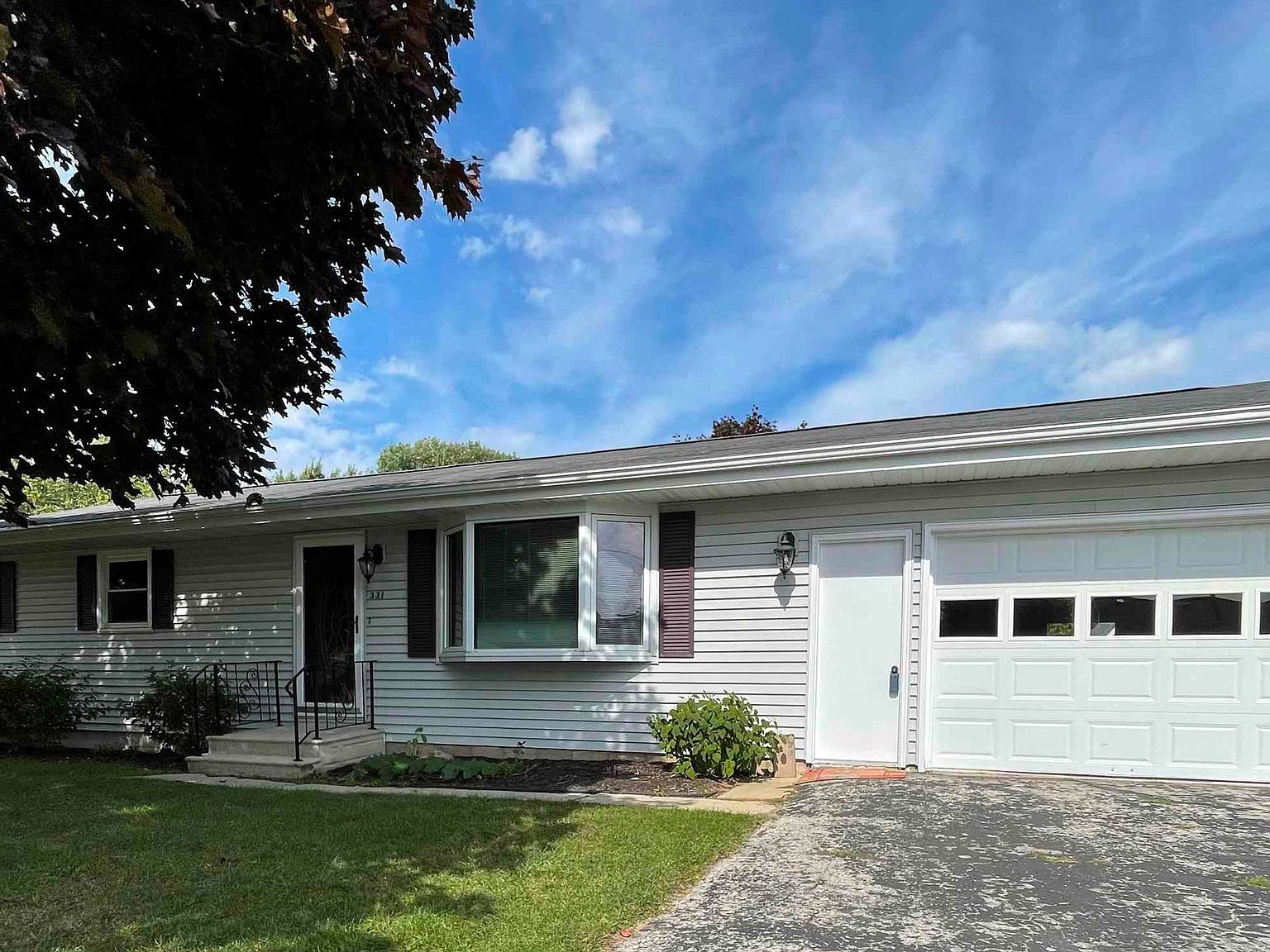 331 Baldwin St, Oconto, WI 54153 Zillow