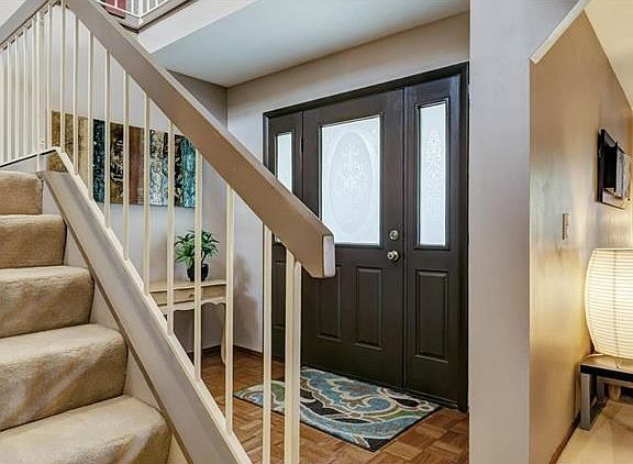 2-story Entry Foyer
