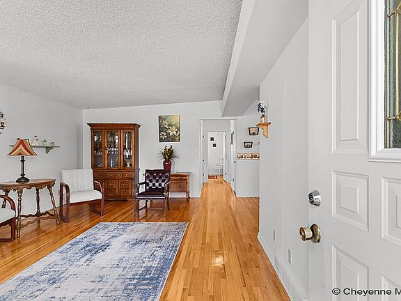 4th image of 1103 Rosebud Rd