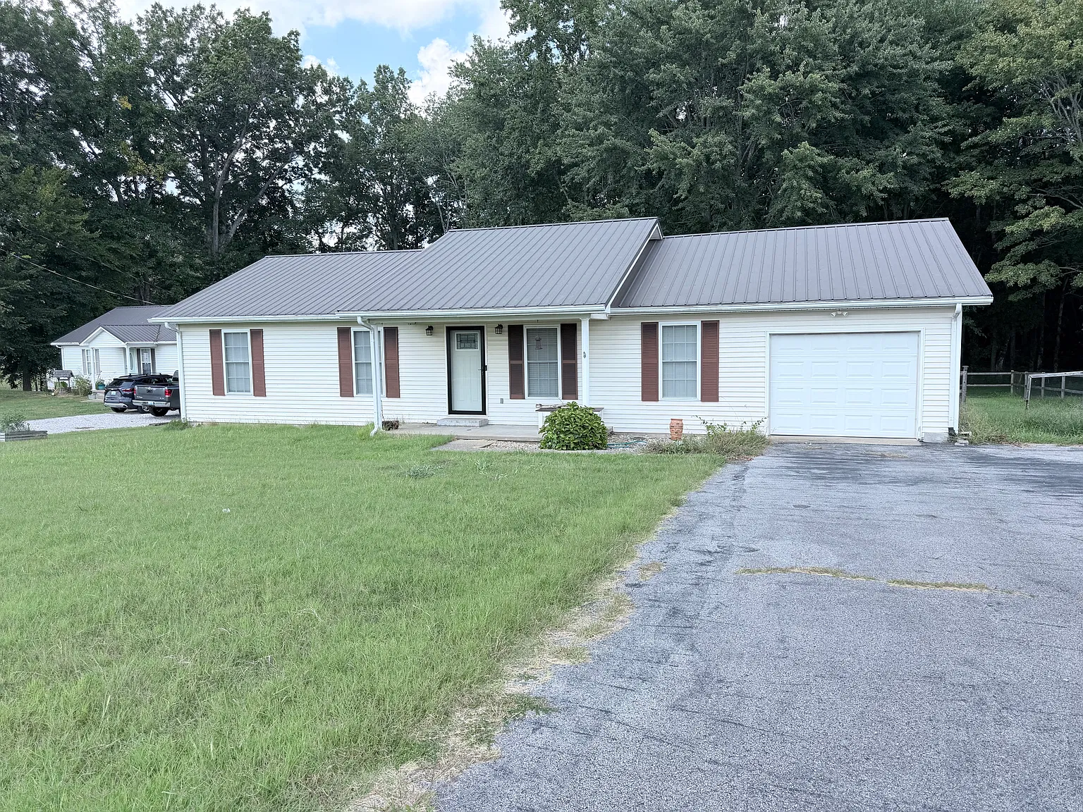 3 bed, 1316 sqft, $1,300 — Photo 1