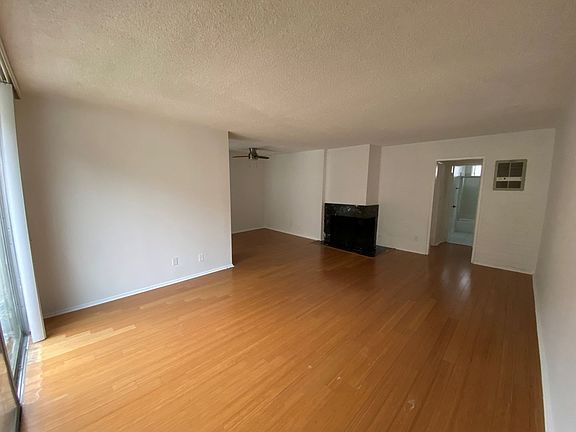 4th image of 11733 Mayfield Ave APT 2