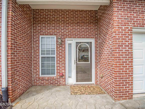 4th image of 651 Yorkland Way