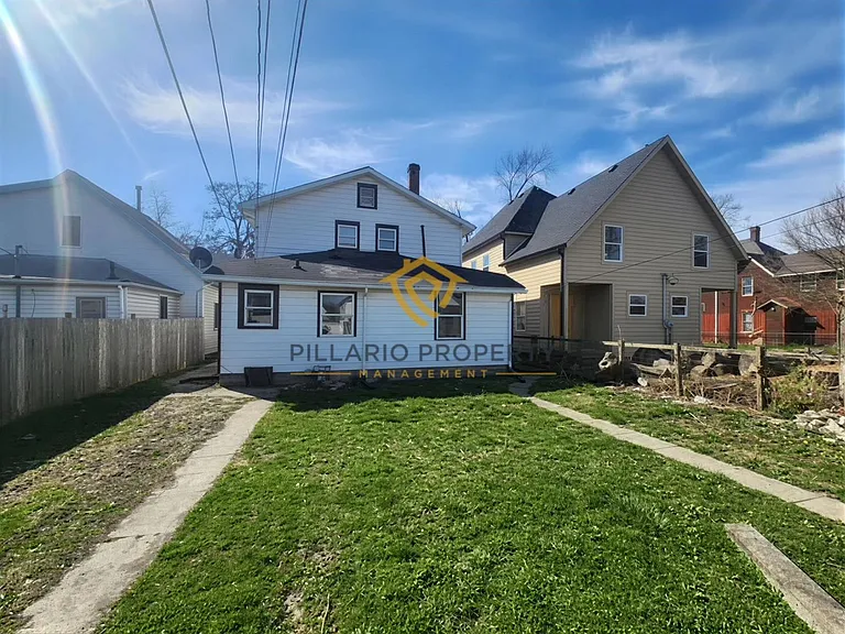 229-231 N Jefferson Ave — Photo 9