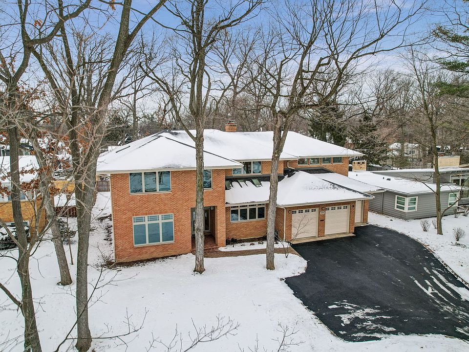 1st image of 1999 York Ln