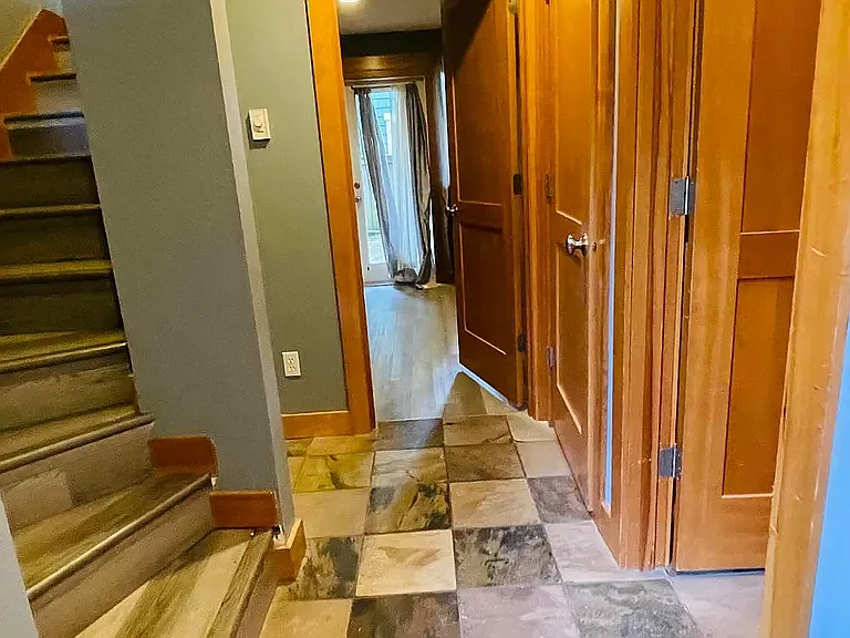 3 bed, 1166 sqft, $3,200 — Photo 3
