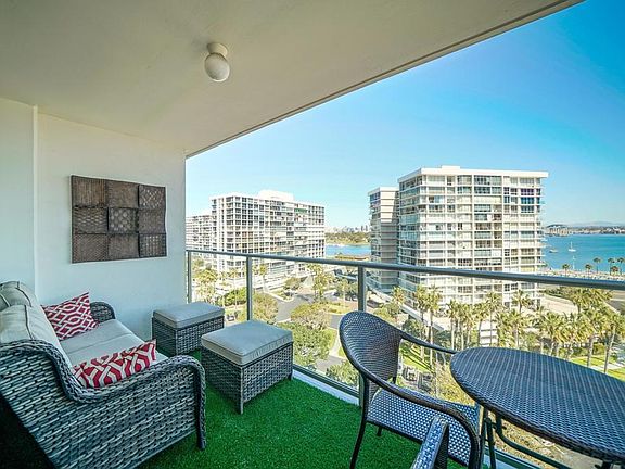 Outside balcony (unfurnished)