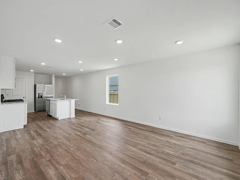 40839 Hawthorne Glades St — Photo 17