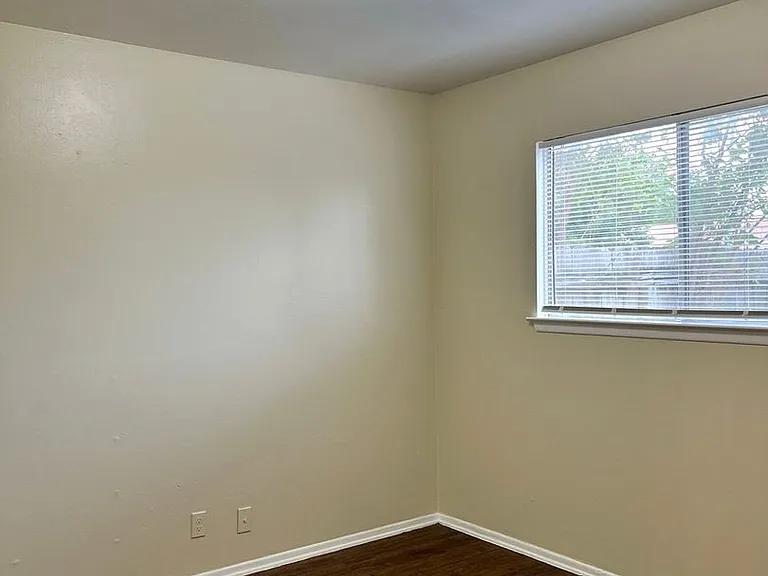 7603 Glen Vis — Photo 9