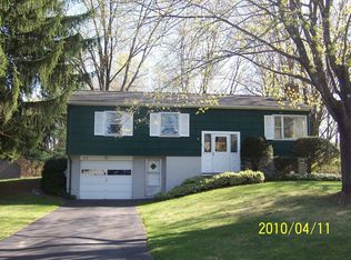 82 Tracy Cir, Amherst, MA 01002