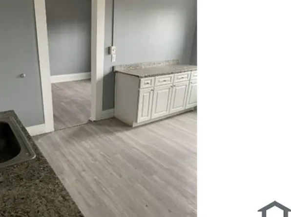 743 Park St #2S, Hartford, CT 06106