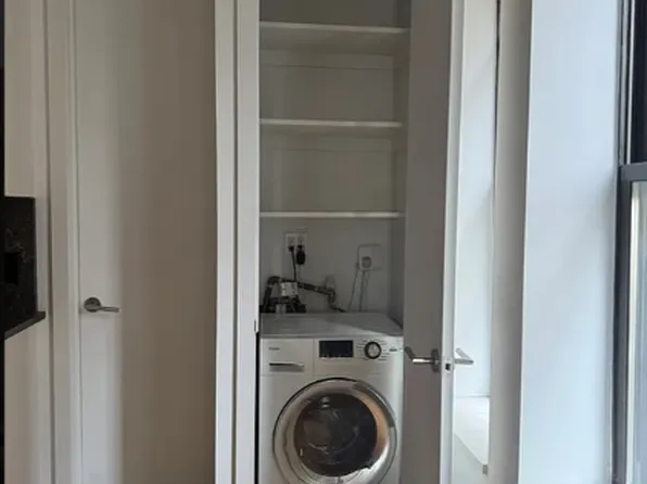 22-11 Steinway Street image 3 of 14