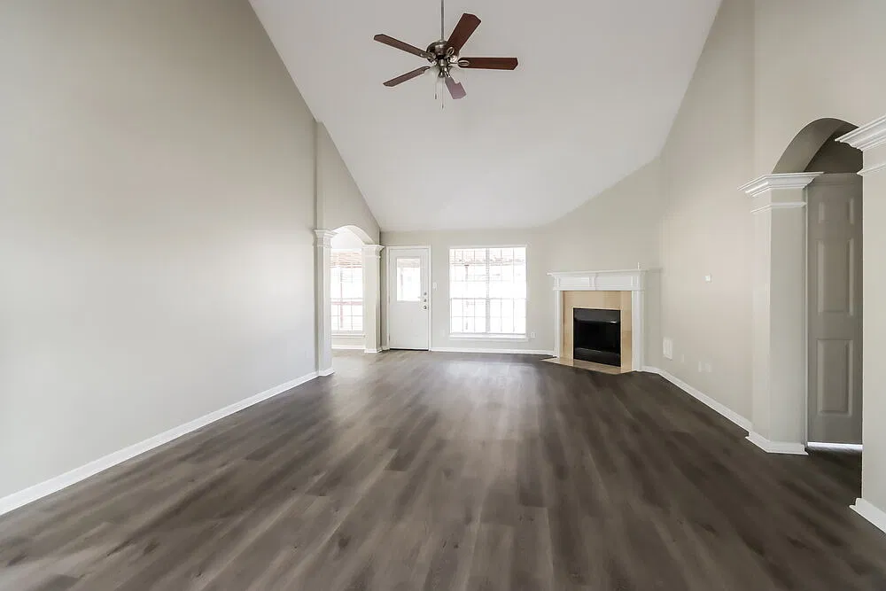 3 bed, 2.0 bath, 2092 sqft, $2,195 — Photo 3