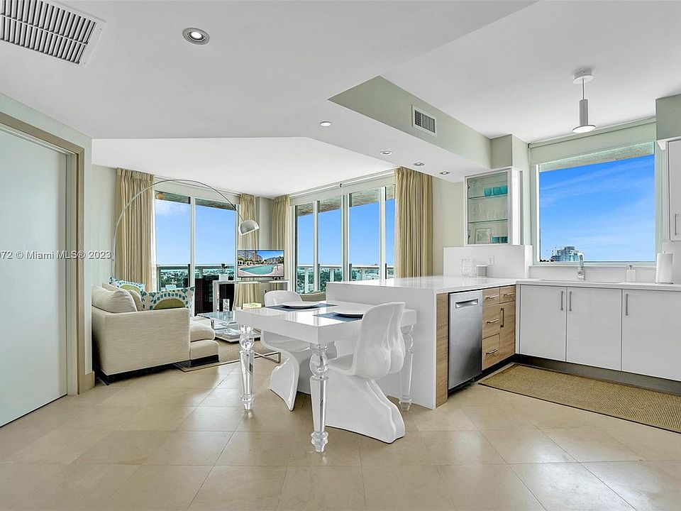 1st image of 10 Venetian Way APT 2105