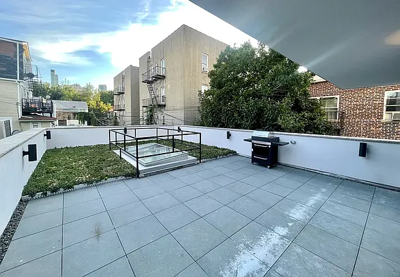 Rented by REAL New York | media 3