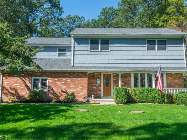 203 Buena Vista Dr, Ringwood Boro, NJ 07456