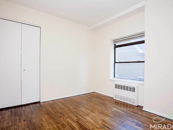 4th image of 304 E 20th St APT 5C