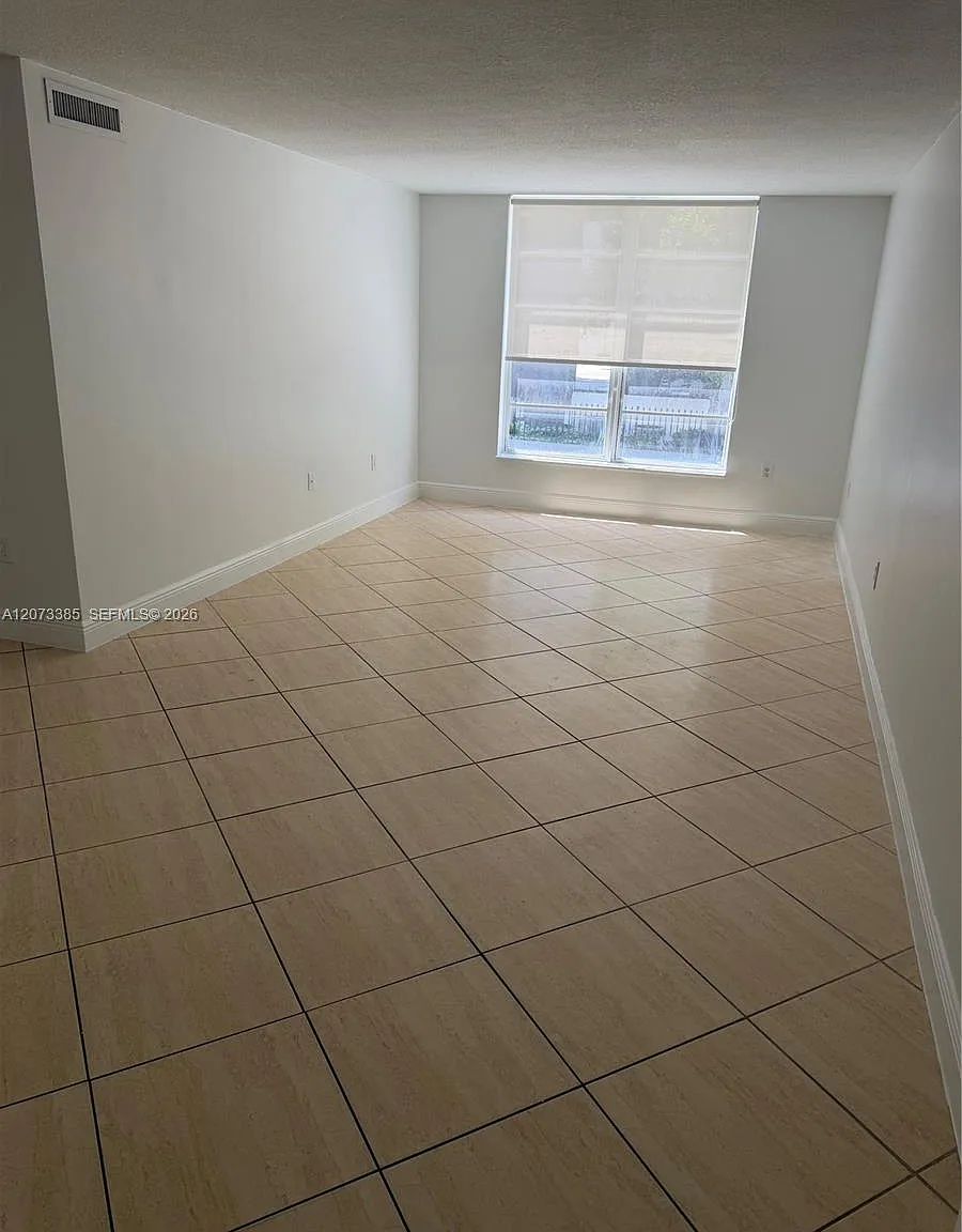 Palm Gardens Condo — Photo 2
