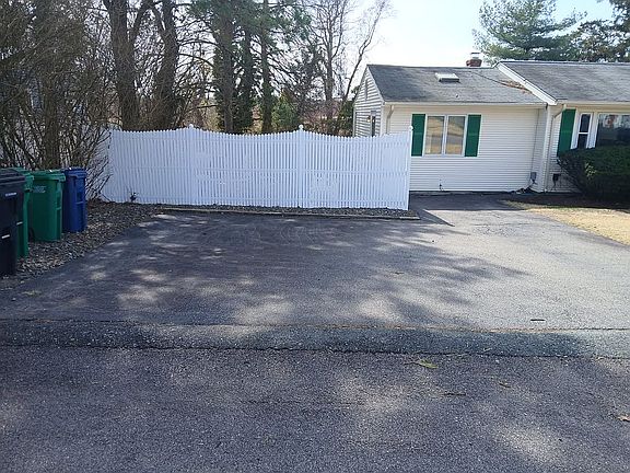 2nd image of 178 Hilton Rd